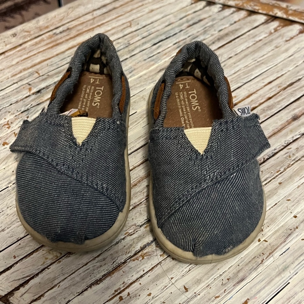 Toms Toddler Denim Velcro closure